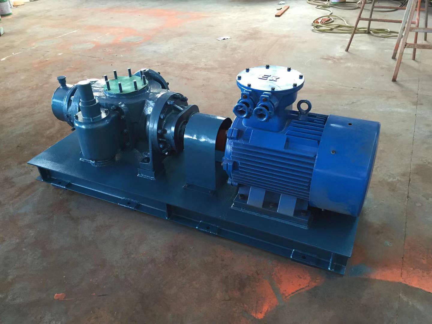 bơm trục vít đôi